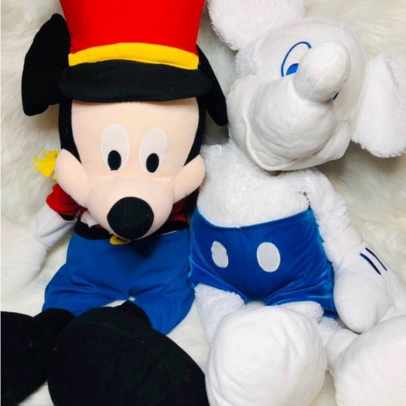 Disney Other - 28” Disney Store Retired Giant Holiday Mickey + Winter White Mickey Mouse